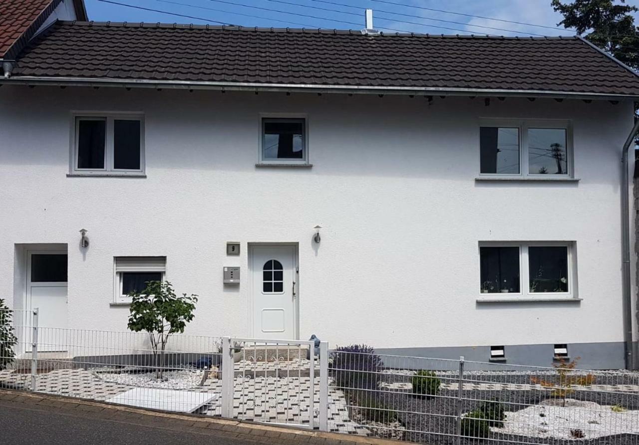 Westerwald Apartments Strassenhaus Exteriör bild